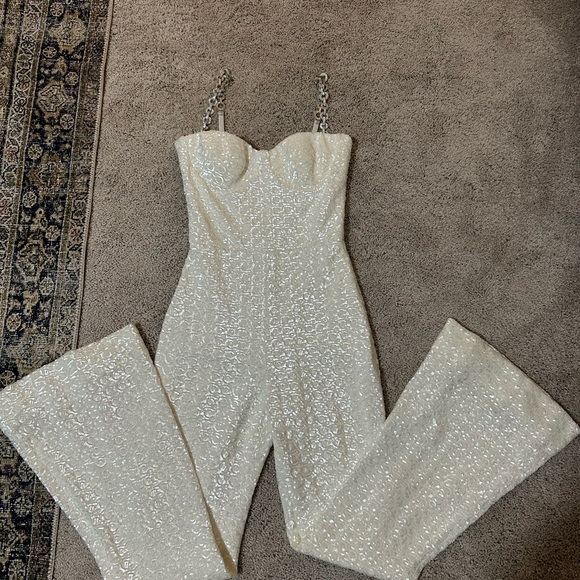 Lucinda White Jumpsuit SM (6) - Picture 11 of 15